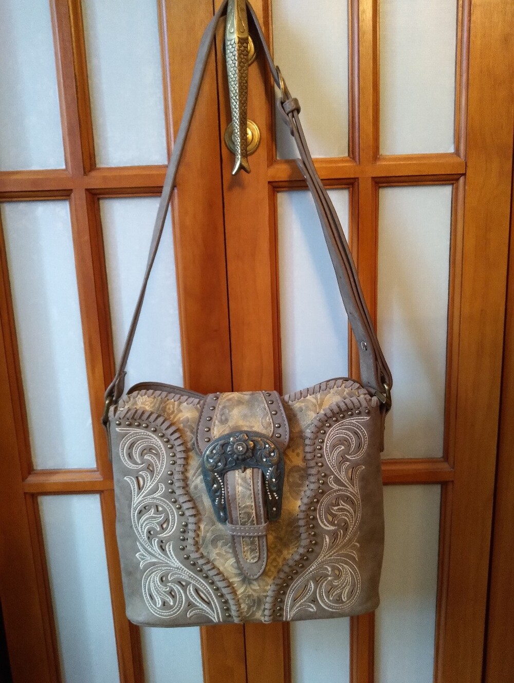 Awesome Montana West, Western Shoulder Purse, Buckle And Studds In Great Con